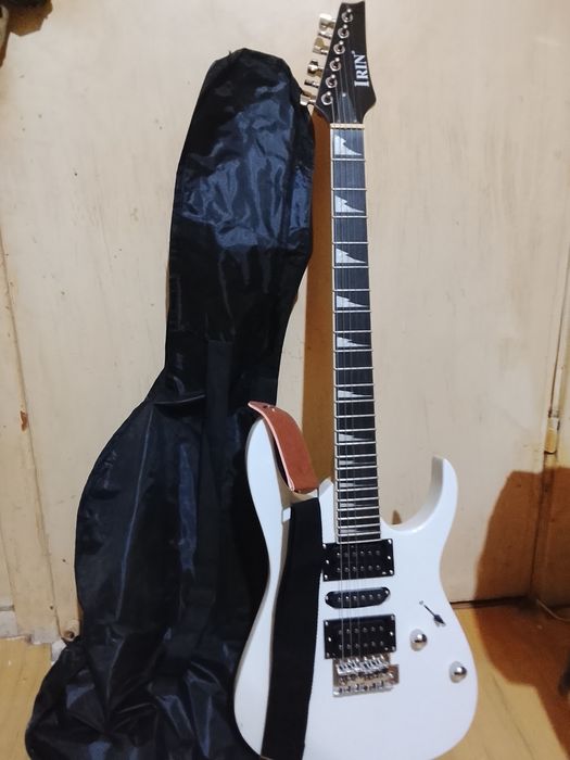 Продам электро гитара