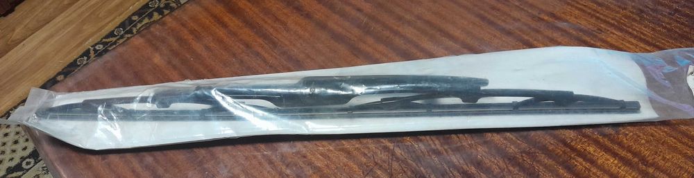 Дворник-стеклоочиститель Toyota Видеорегистратор Navitel R200NV-10000