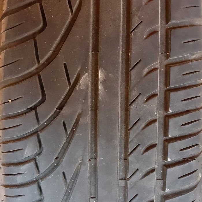 Set anvelope vara 185/65/R15 DOT 2022 profil bun. Nu trimit in tara