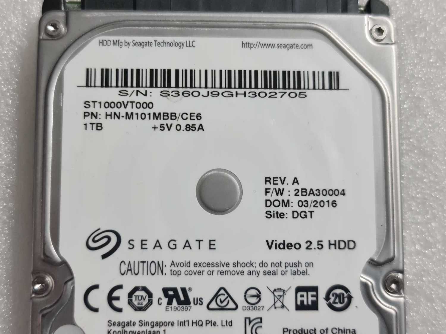 Hard disk laptop Seagate 1Tb ST1000VT000 8Mb  5400Rpm Sata II 2.5"
