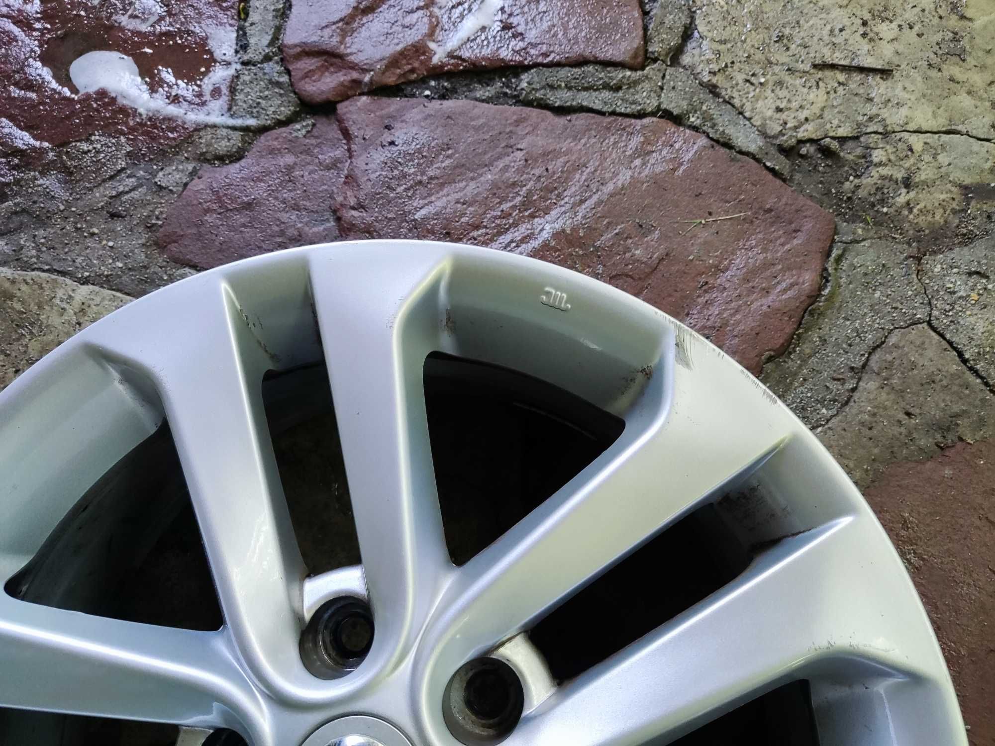 17 цола Нисан 5x114,3 оригинални лети джанти Nissan 5x114,3