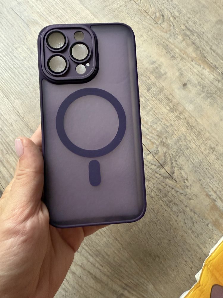 Калъф за iPhone 15 Pro Max черно/ лилаво