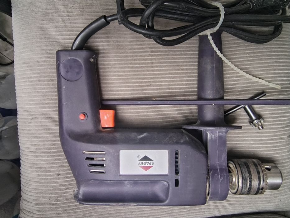 Електрическа ударна бормашина Sparky