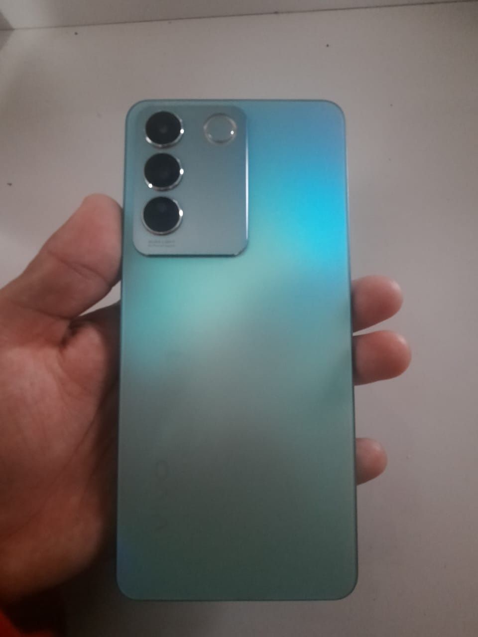 Продам VIVO V27E