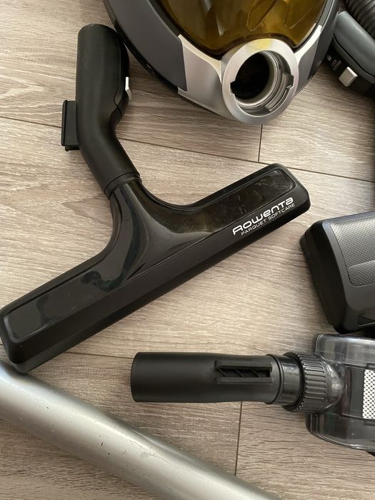 Aspirator Rowenta fara sac ,defect