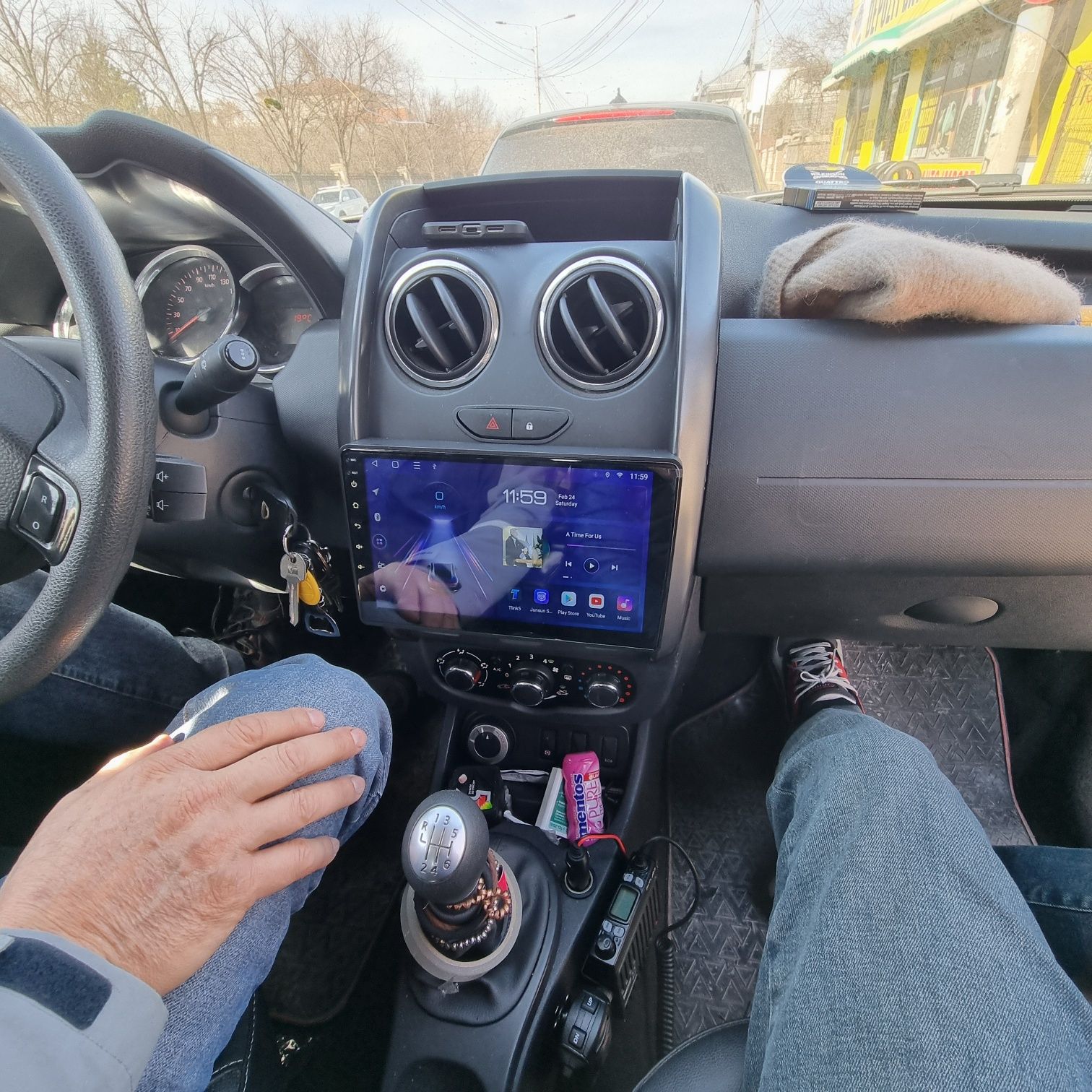 Navigatie Android Dacia Duster 2013-2018 Waze YouTube WiFi GPS USB