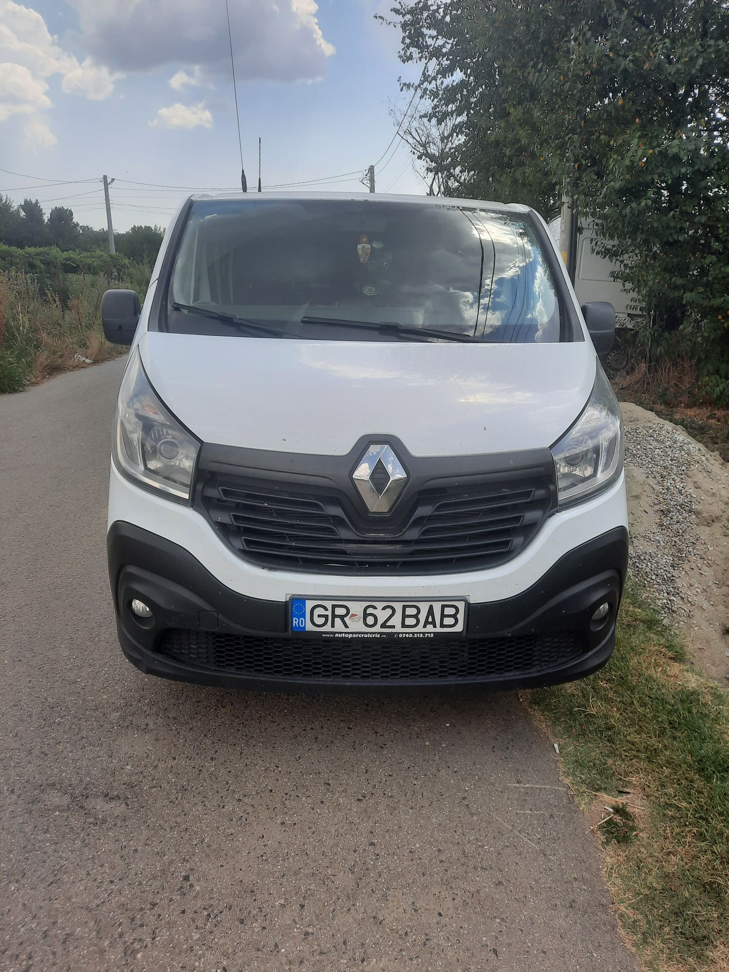 Vând Renault trafic
