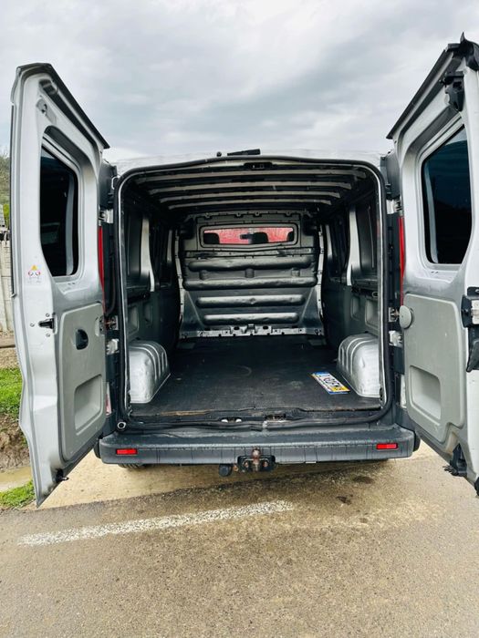 Opel vivaro 2.5 diesel