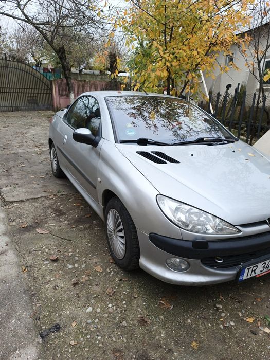 Vând Peugeot 206cc