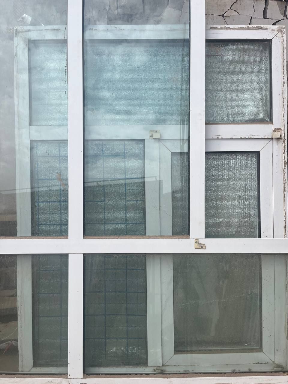 Ойна эшиклар сотилади