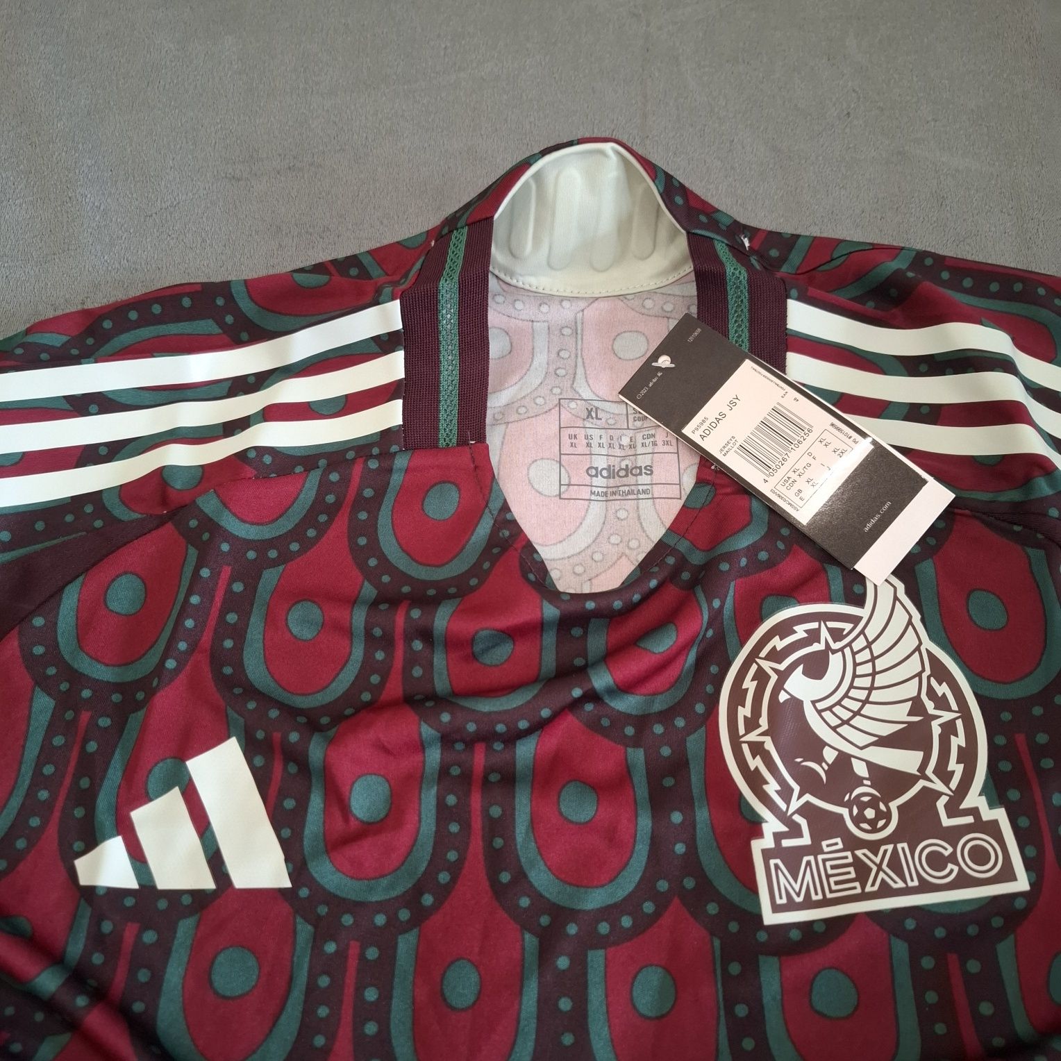 ADIDAS тениски на Mexico НОВИ
