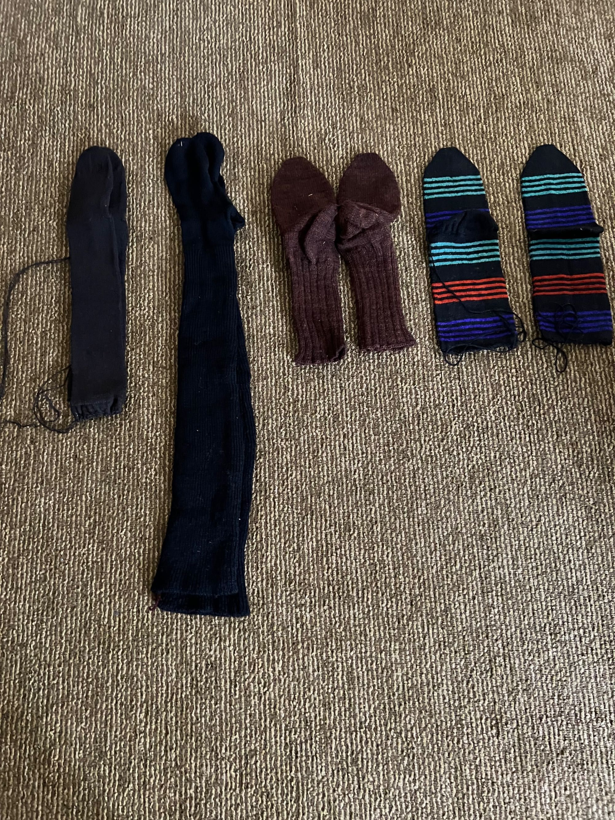 Продавам домашно плетени чорапи