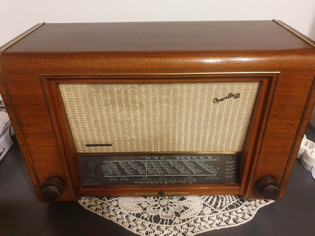 Radio vintage marca telefunken operete 52