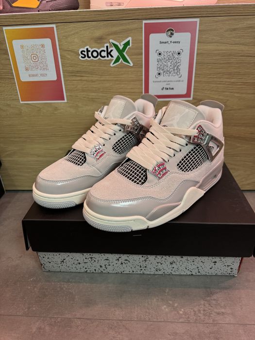 Air Jordan 4 Retor Frozen Moments
