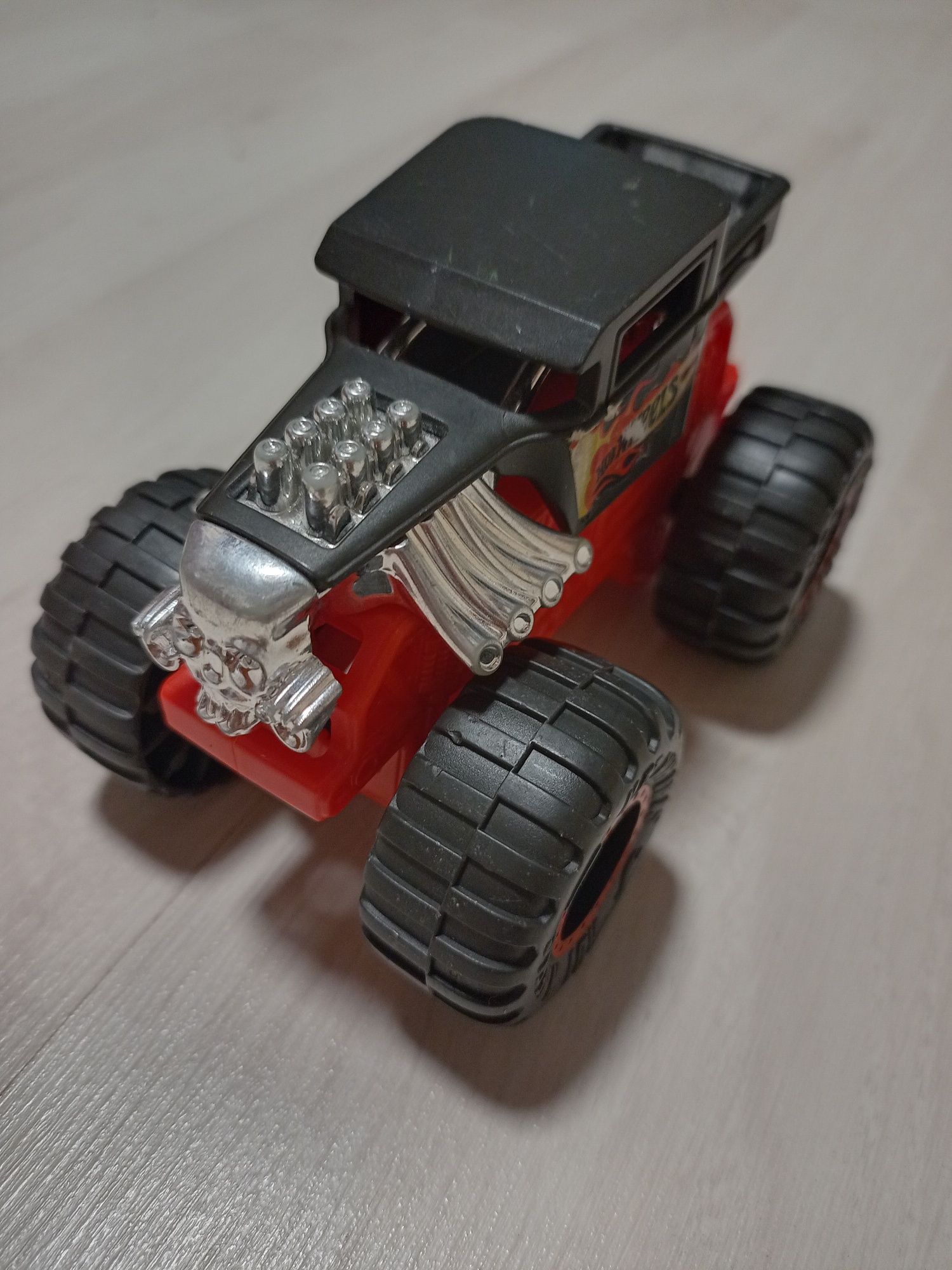 Hot wheels коли от Kinder яйца