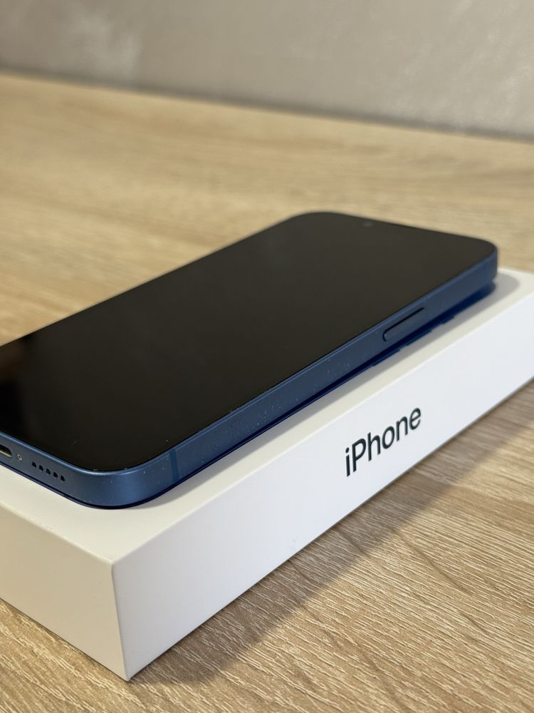 Продавам iPhone 13, Blue, 128GB