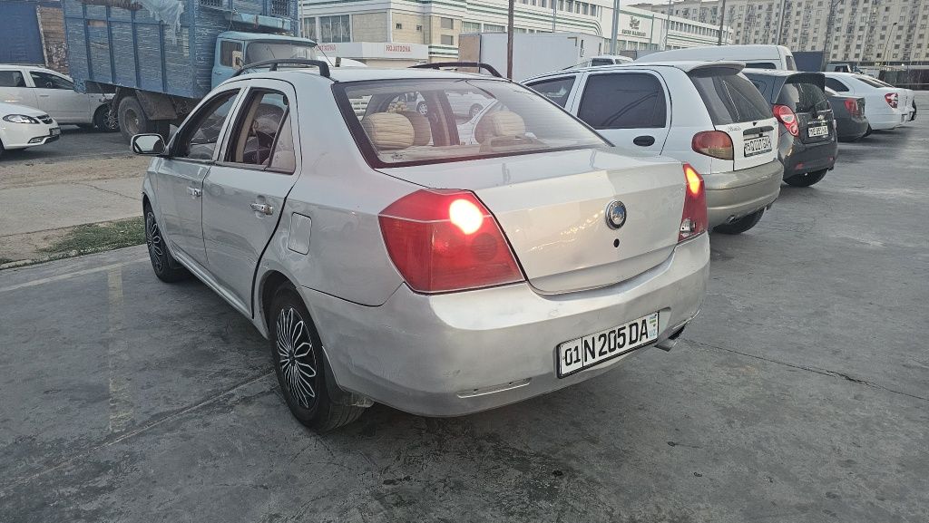 Geely иномарка китайсикй Нексия 3 матизни пулига