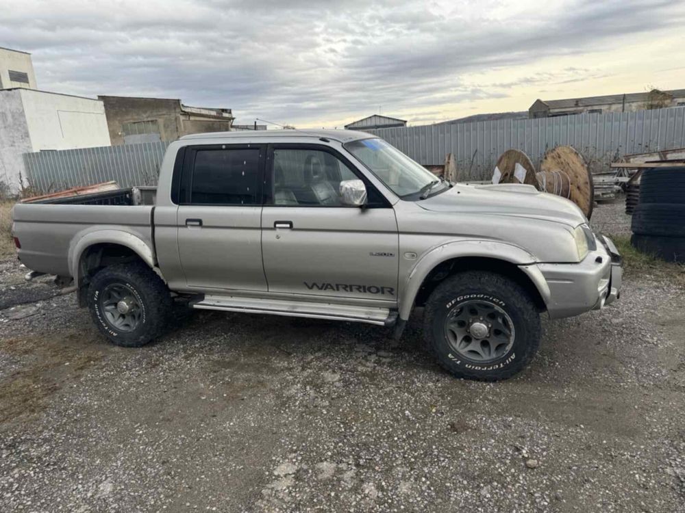 Mitsubishi L200 2.5 116кс - на части