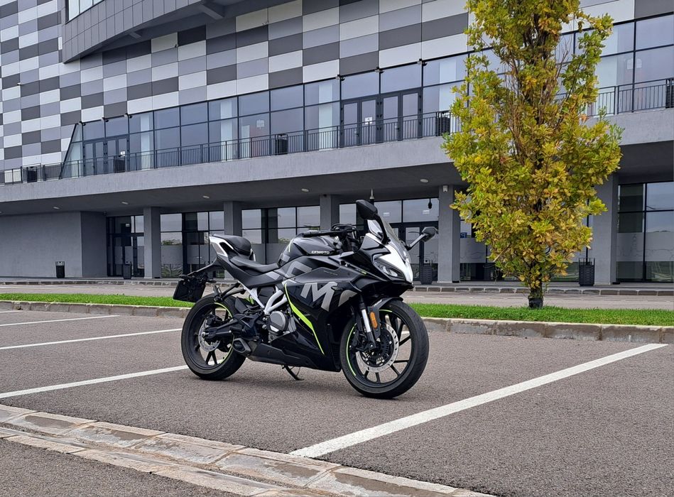 Motocicleta A2 CFMOTO 300SR - ABS