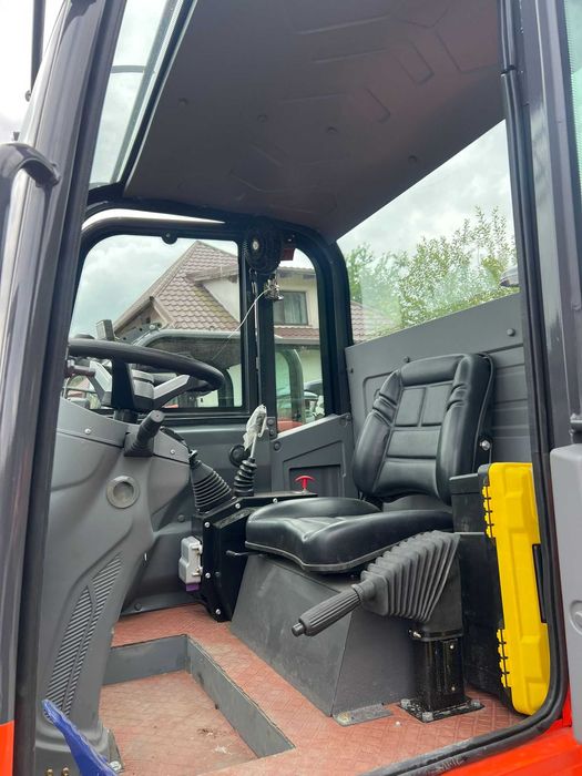 Stivuitor 4x4 allterain SM320