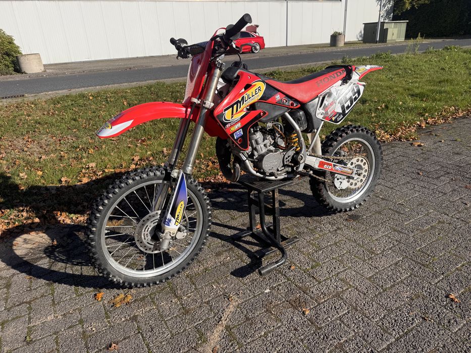 Honda cr 85  . In data de 20.12 se poate vedea .