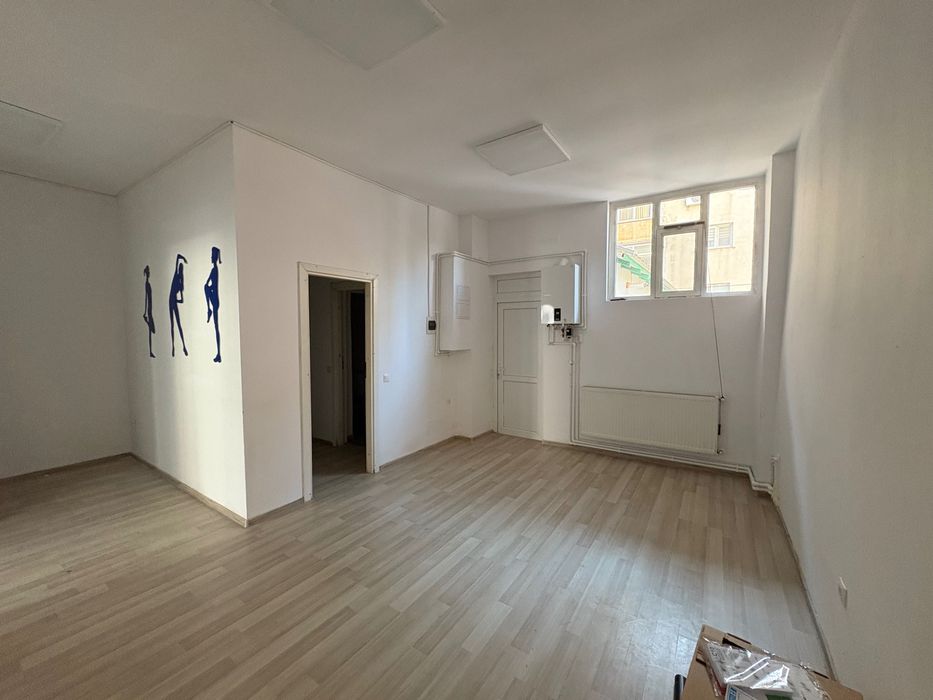 Spațiu comercial de închiriat, 70 mp, parter, Bd. Nicolae Titulescu.