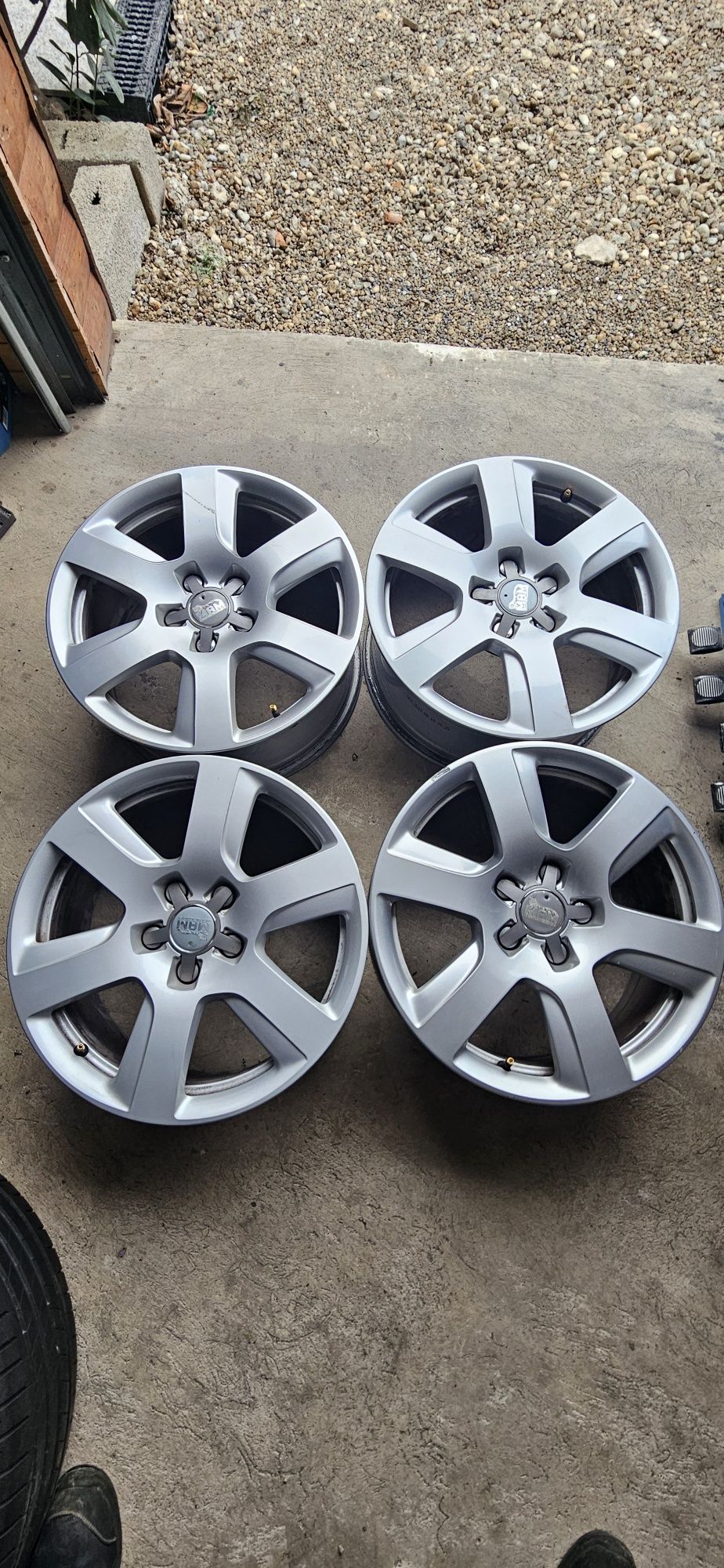 Jante Original Audi A6 A5 A4 A7 Q3 Q5 Vw Passat Sharan Skoda 5x112 ET.