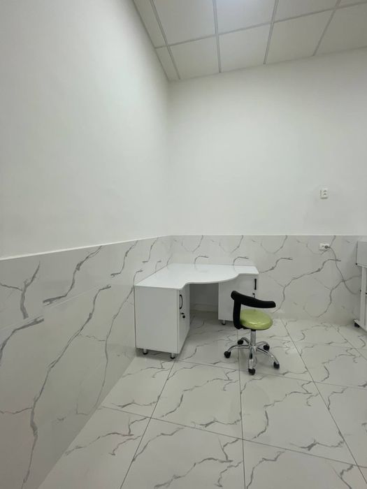 Офисный стол в идеальном состоянии