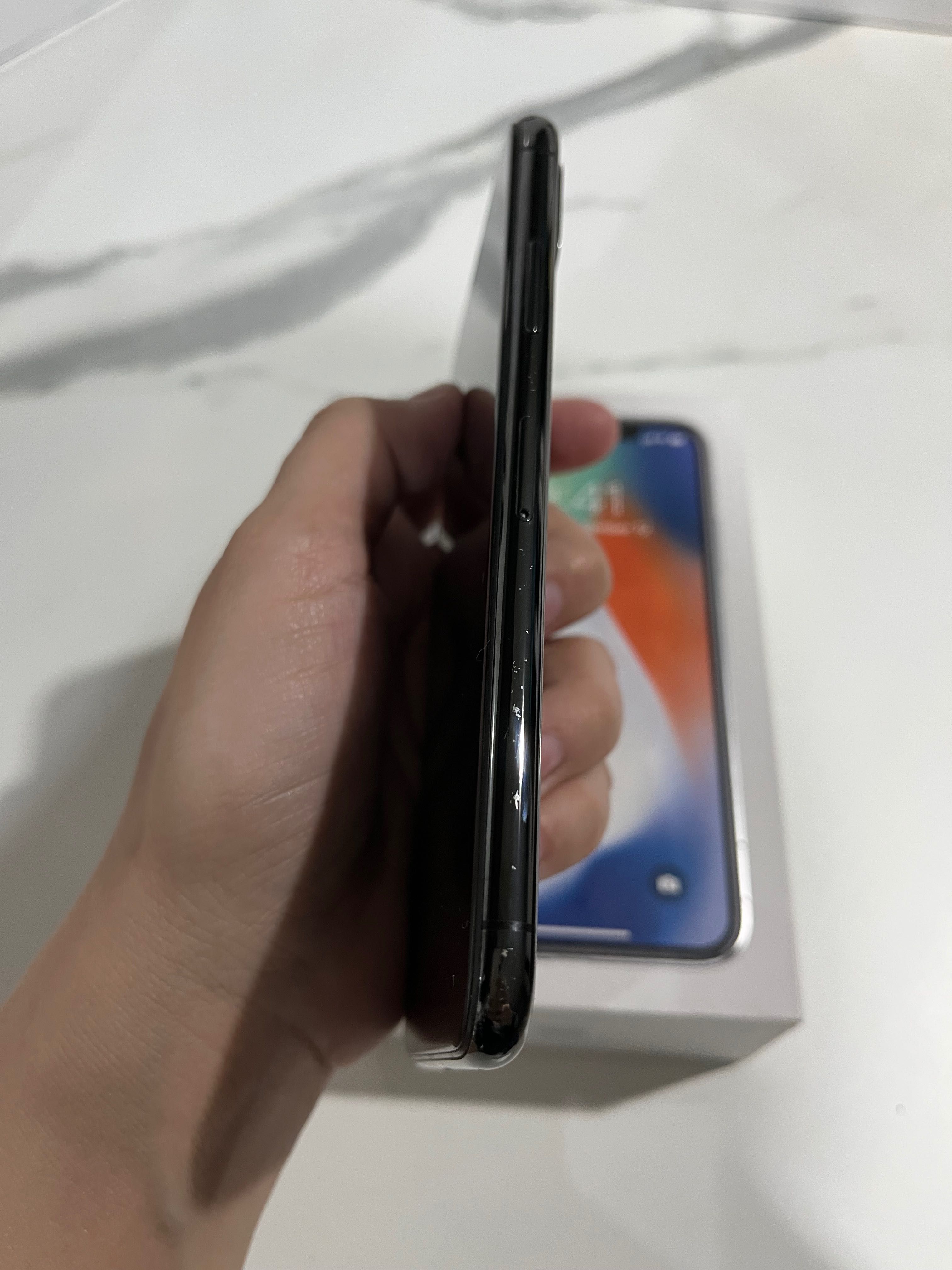 Продам iPhone X 64гб