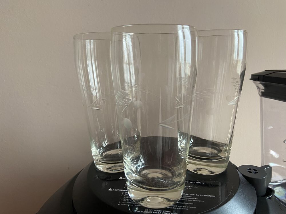3 броя ретро чаши гравирани за вода/ безалкохолно, соц