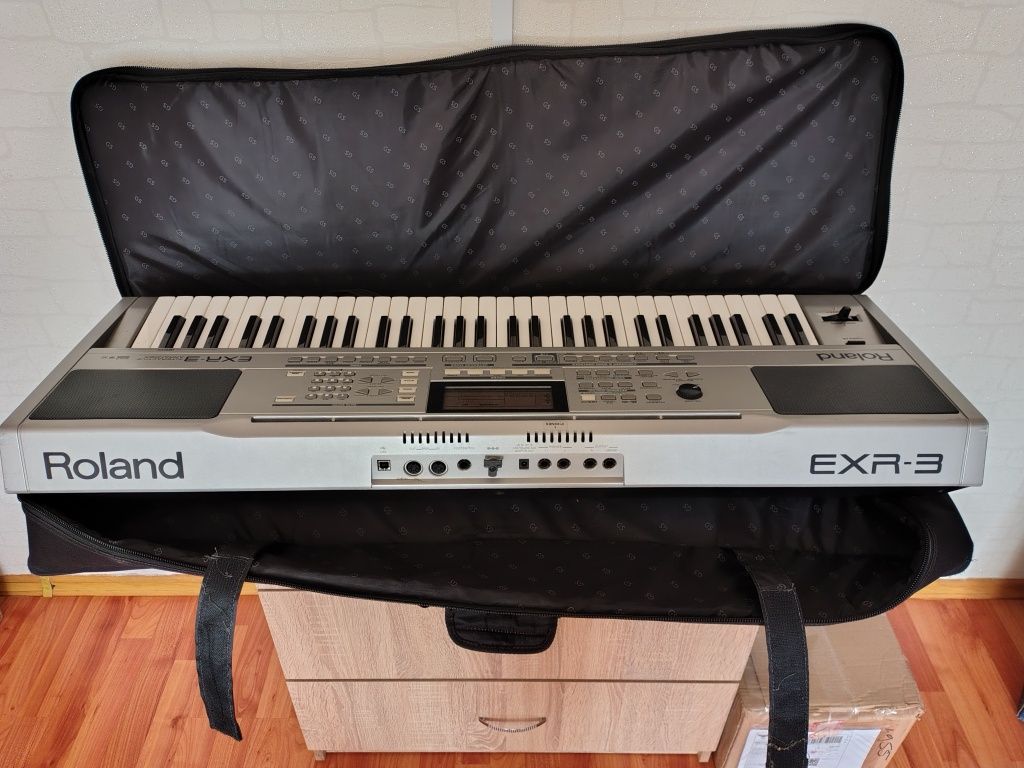 Vând  orga EXR-3