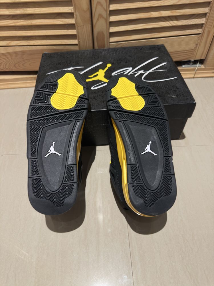 Jordan 4 Thunder Marimea 39
