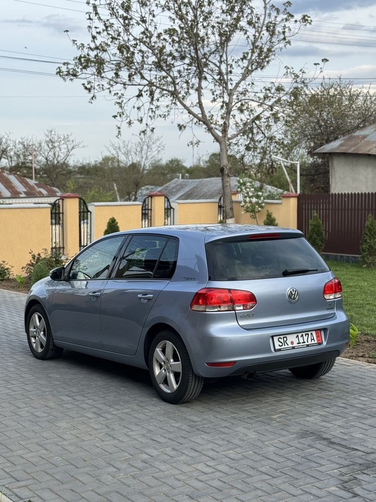 Volkswagen Golf VI