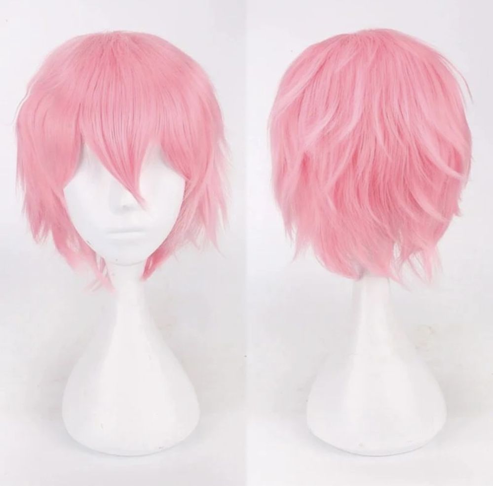 Розовый парик короткий