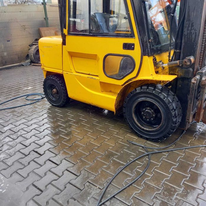 Vand motostivuitor CATERPILLAR  sarcina de ridicare 3500 kg