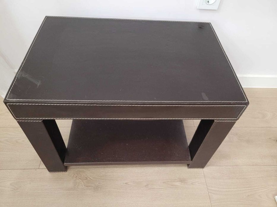 2 x Кожени странични масички с рафт