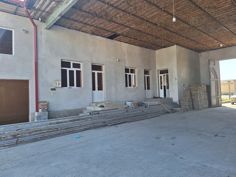 Uy sotiladi 19.2 sutik tayyor biznisiyam bor