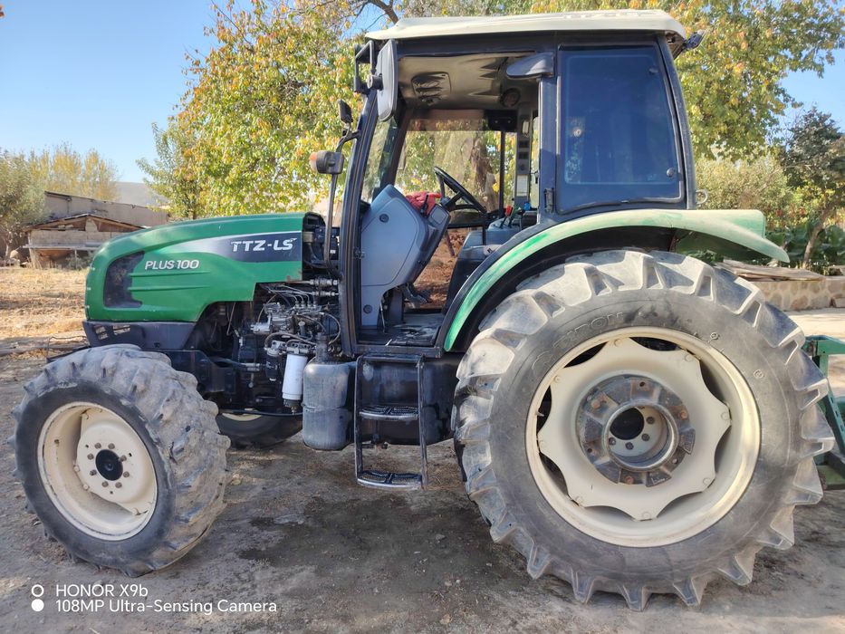 Ls plus 100 traktori sotuvda