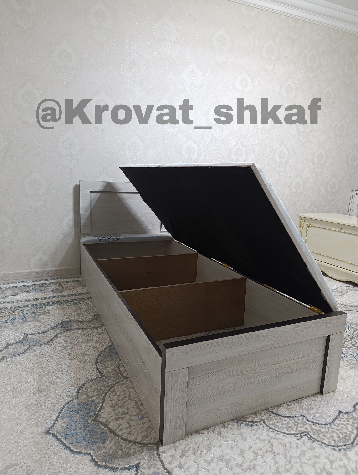 Krovat sandiqli kravat