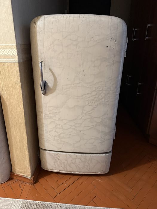 Отдам старый советский холодильник Днепр