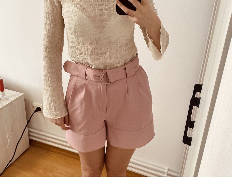 Pantaloni scurti roz eleganti Sinsay