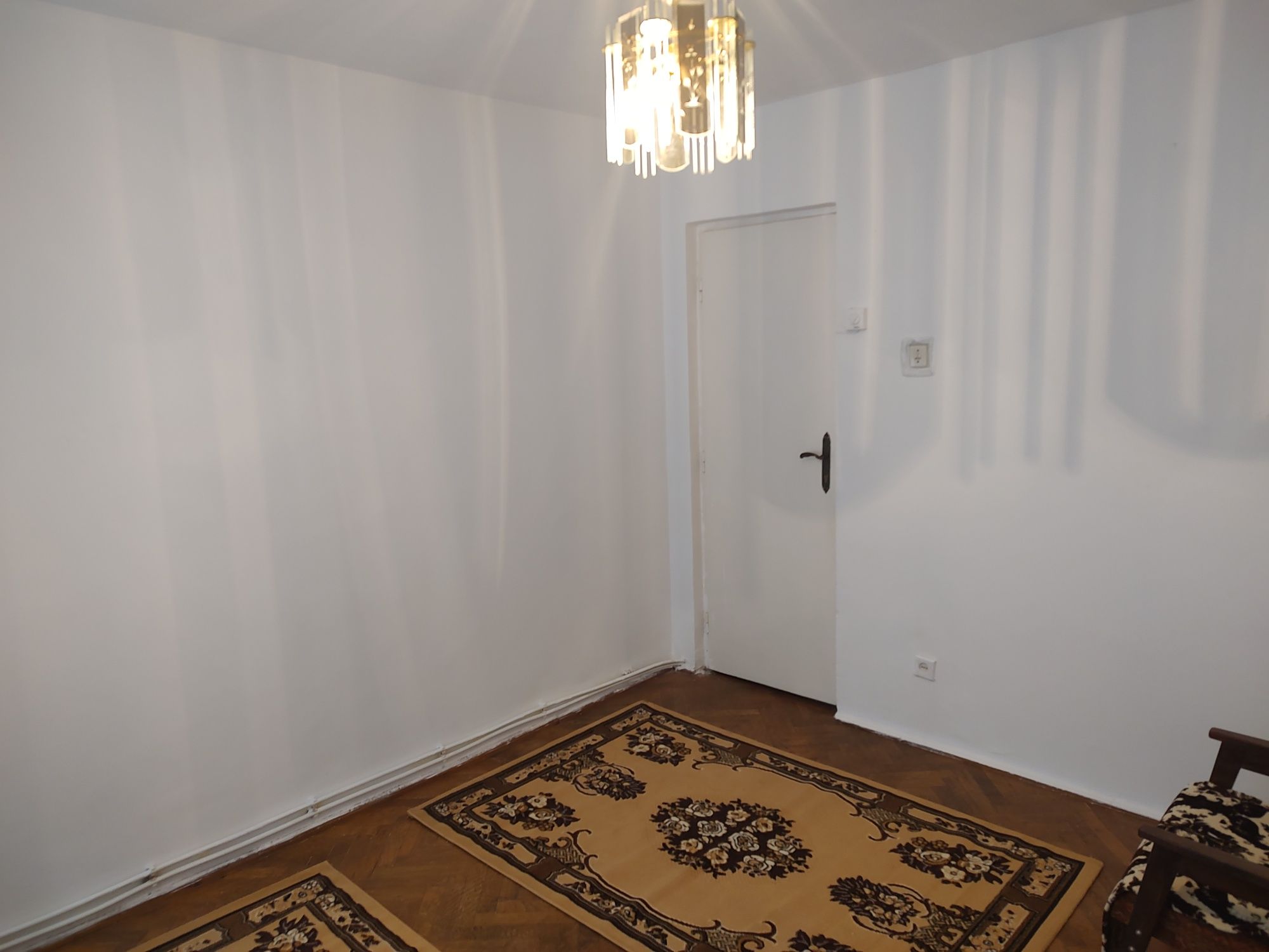 Vand apartament 3 camere