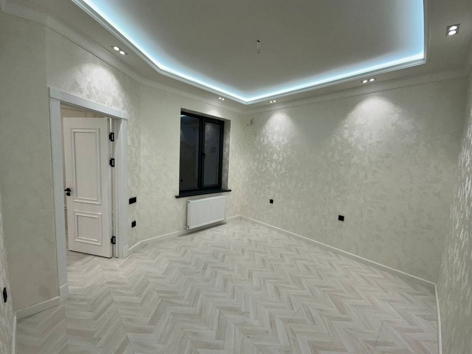 Продам Мирзо-Улугбекский районе Луначарском 1,3 соток 3 уровня 5 комна