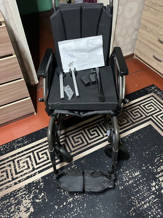 Продам инвалидную коляску