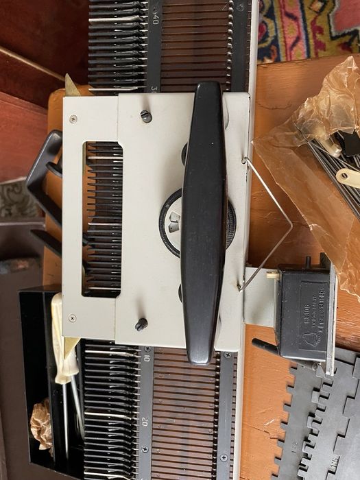 Вязальная машинка Нива 1