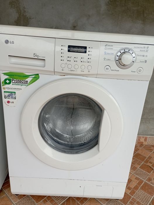 Vând mașina de spălat