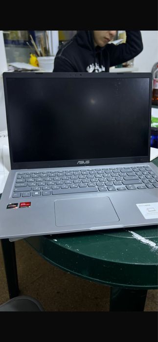 Asus ноутбук. Зарядка чехол.  цена договорная. состояние отличное. Asu