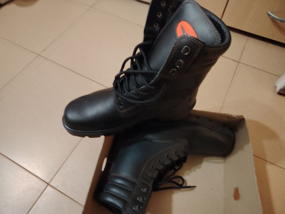 Работни обувки и кубинки