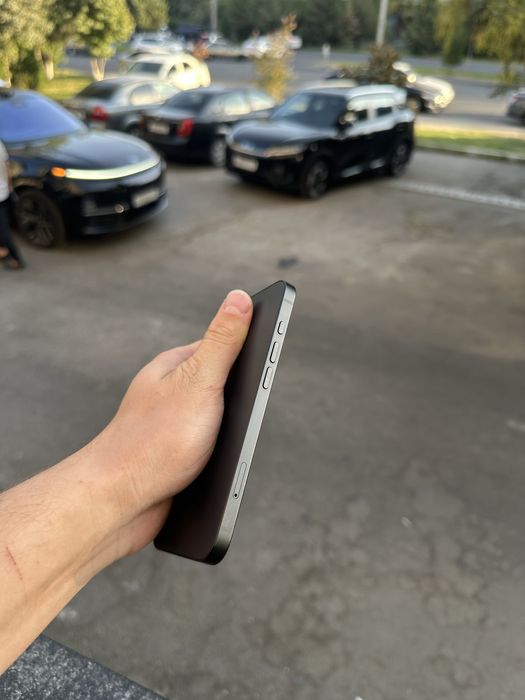 iPhone 16 E 128 gb 100%