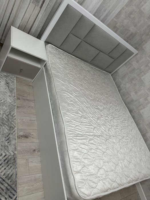 Спальный кровать